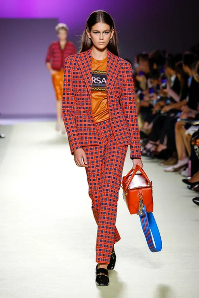 Look 5